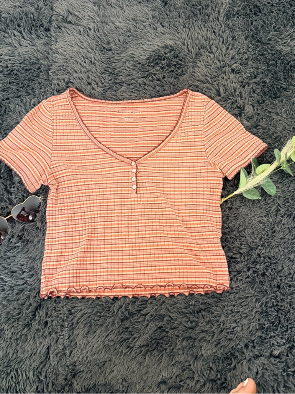 American Eagle Outfitters Peach Striped Ribbed Henley Crop Top Sz M